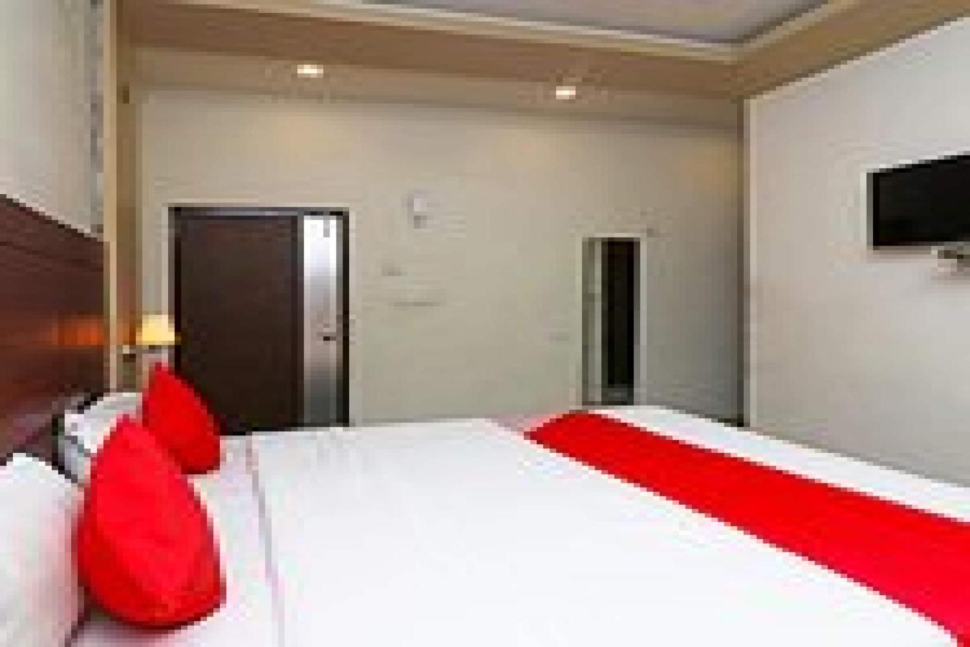 Capital O Hotel Surya Continental Lucknow Exterior photo
