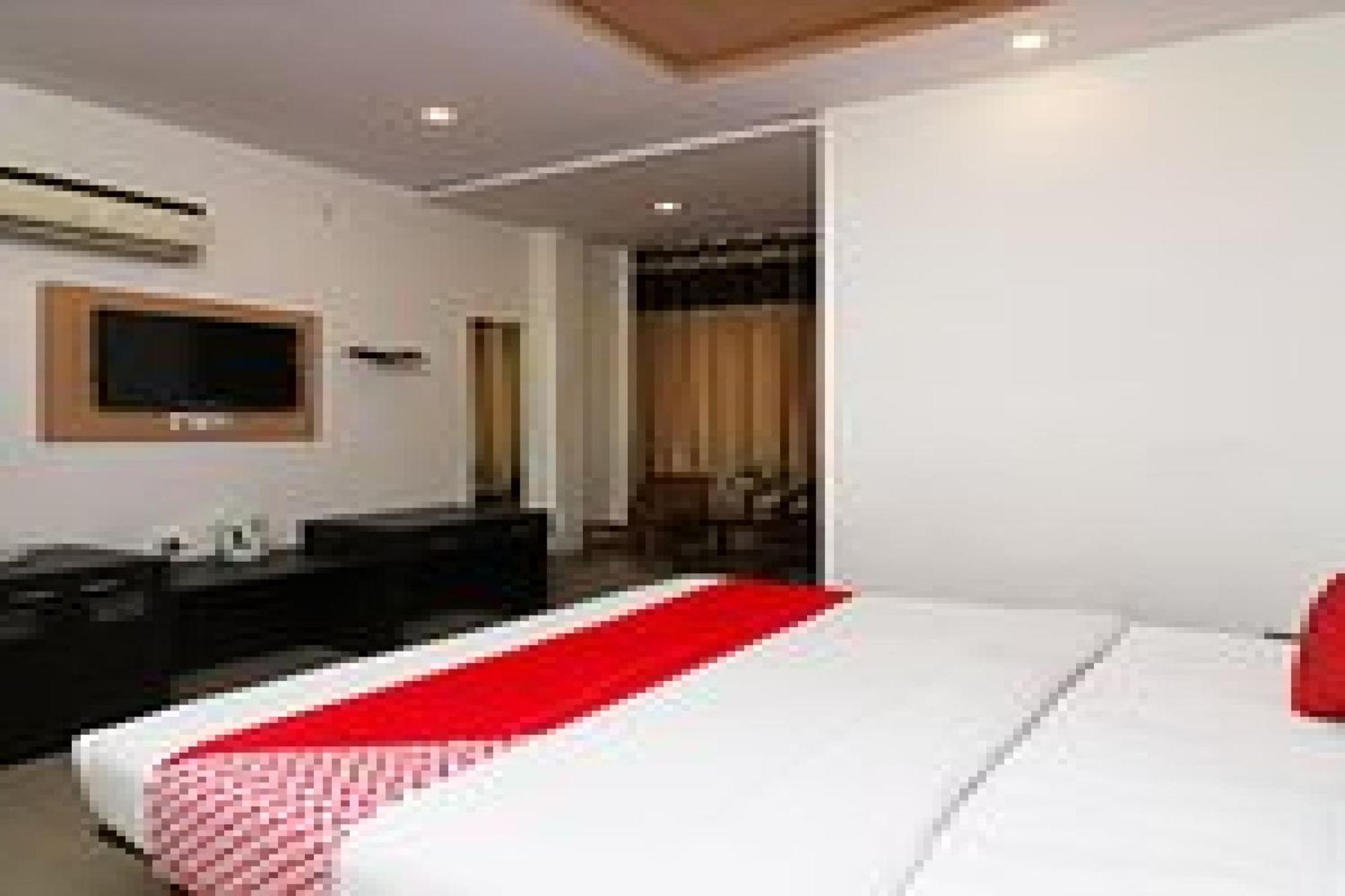 Capital O Hotel Surya Continental Lucknow Exterior photo
