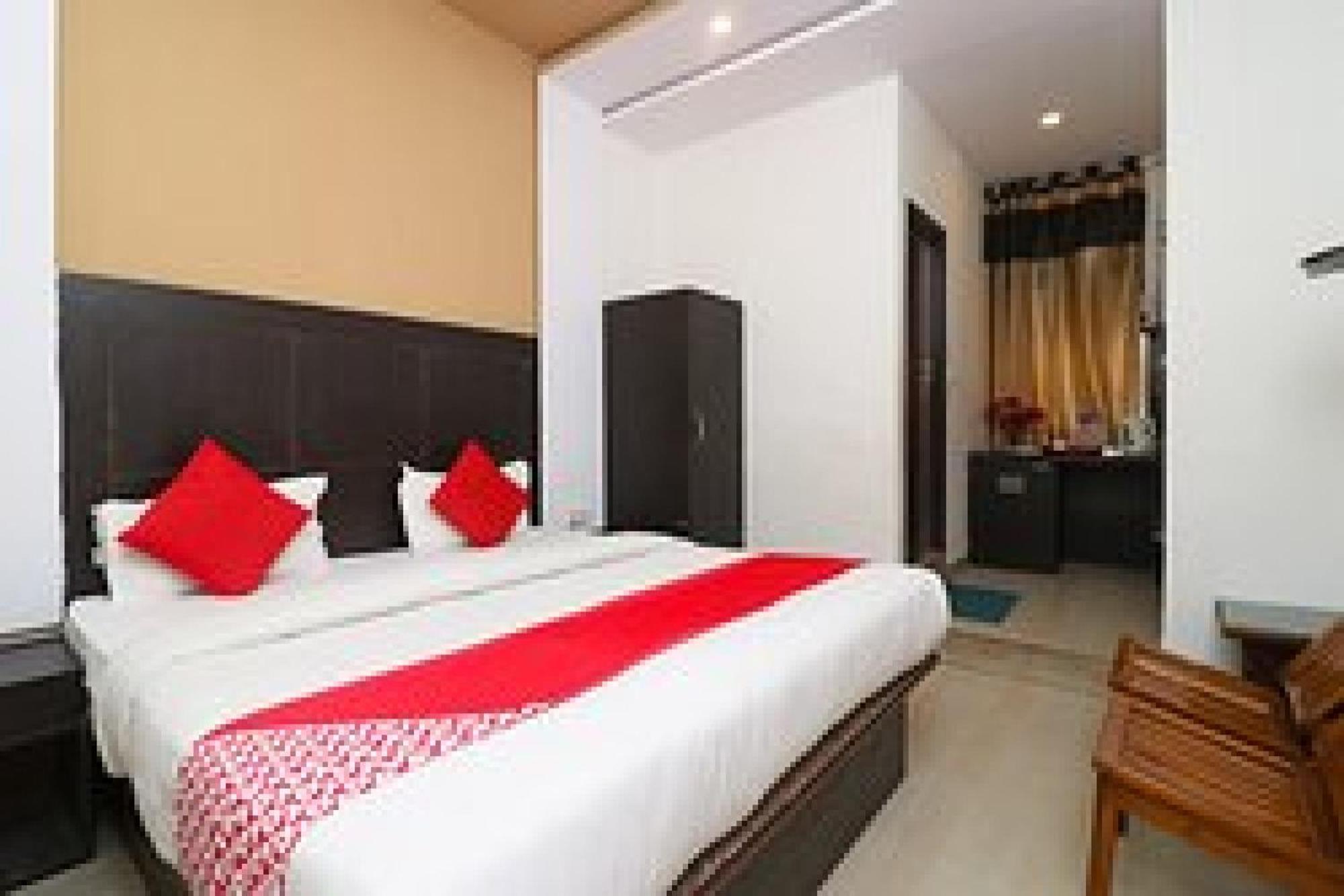 Capital O Hotel Surya Continental Lucknow Exterior photo