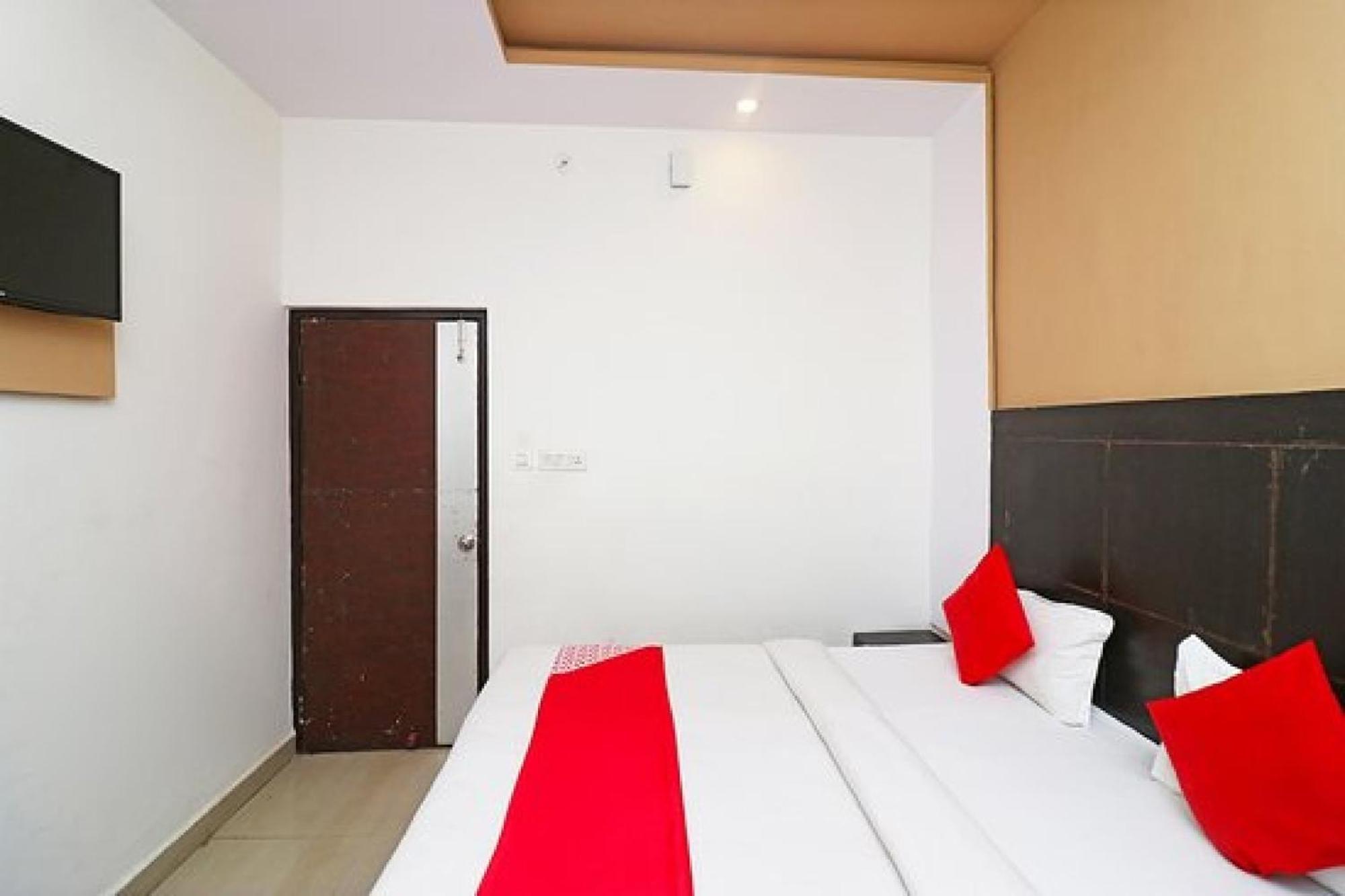 Capital O Hotel Surya Continental Lucknow Exterior photo